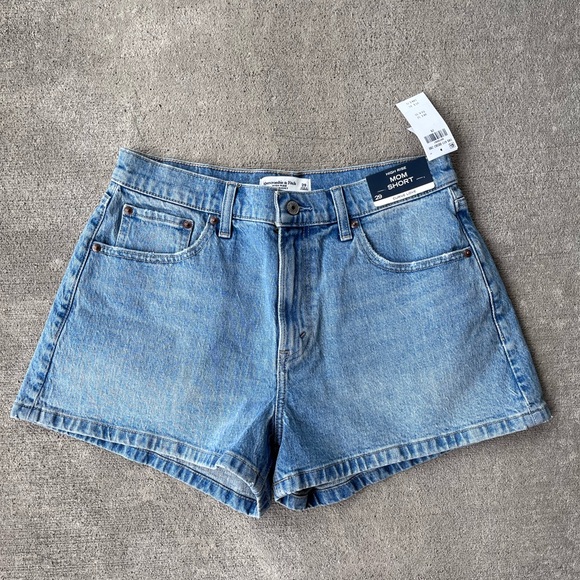 Abercrombie & Fitch Pants - Abercrombie and Fitch high rise mom shorts curve love denim 29/8 NWT